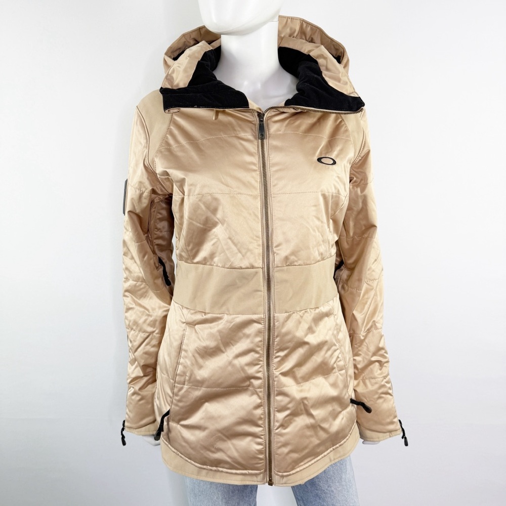 Oakley Snowboarding Jacket Size M in Champagne Pockets Ski Winter Snow Zip Up